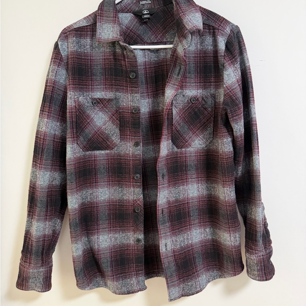 Volcom Men's Plaid Button Down Shirt - Black and Red Classic Fit - Picture 2 of 16